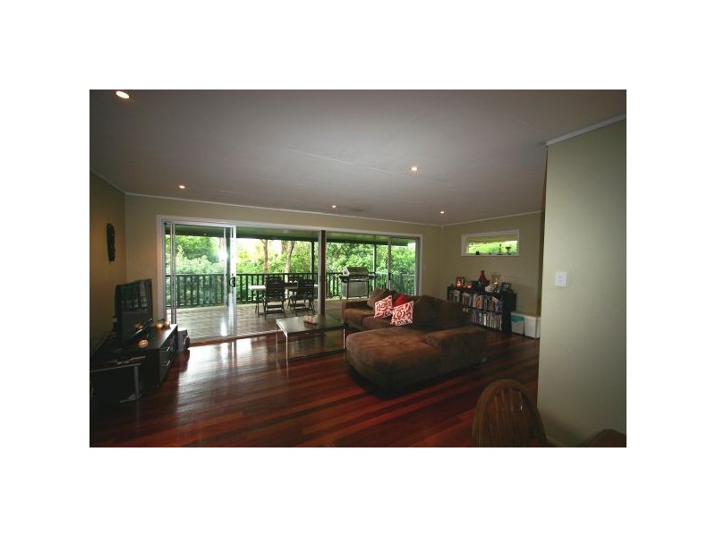 4 Kingaroy Street, Stafford QLD 4053