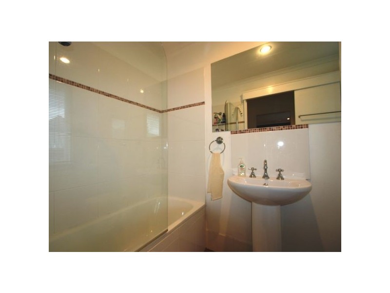 4 Kingaroy Street, Stafford QLD 4053