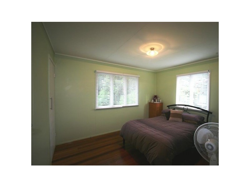 4 Kingaroy Street, Stafford QLD 4053