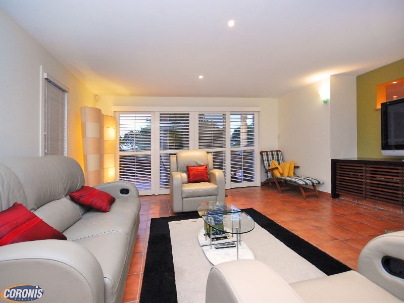 64 Sinatra Crescent, Mcdowall QLD 4053