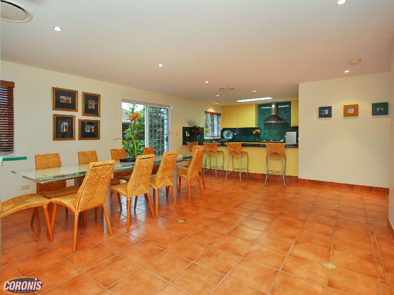 64 Sinatra Crescent, Mcdowall QLD 4053