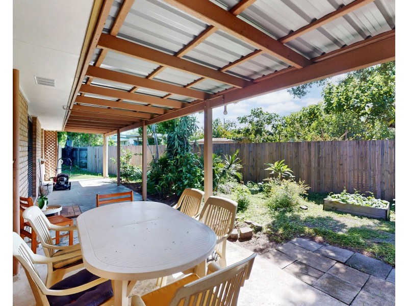 7 Siska Court, Beachmere QLD 4510
