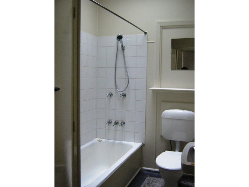 2/24A Lorimer Tce, Kelvin Grove QLD 4059