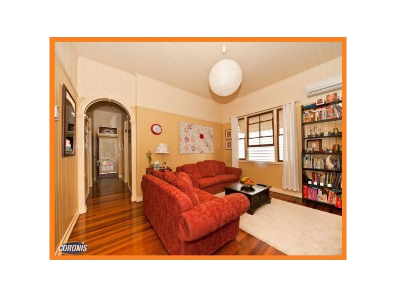 8 Jubilee Street, Greenslopes QLD 4120