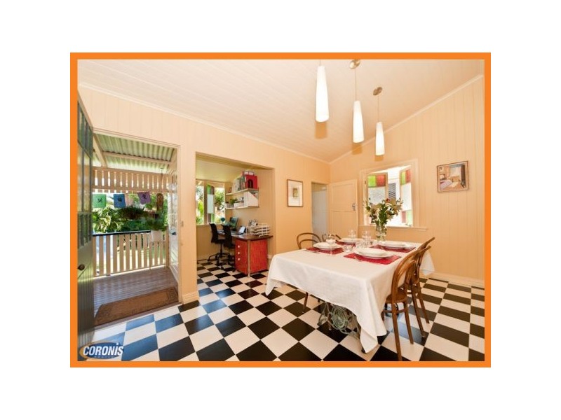 8 Jubilee Street, Greenslopes QLD 4120