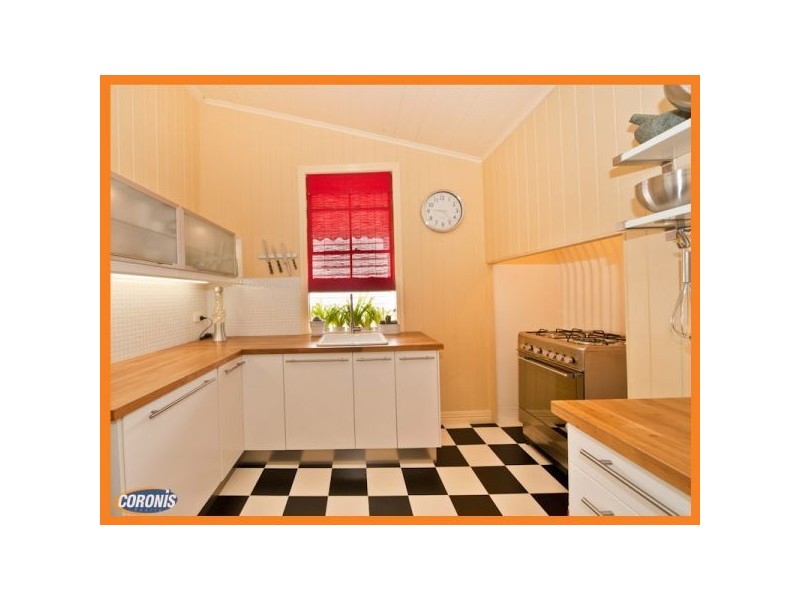 8 Jubilee Street, Greenslopes QLD 4120