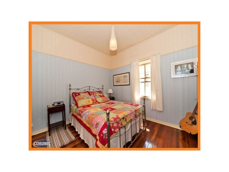 8 Jubilee Street, Greenslopes QLD 4120