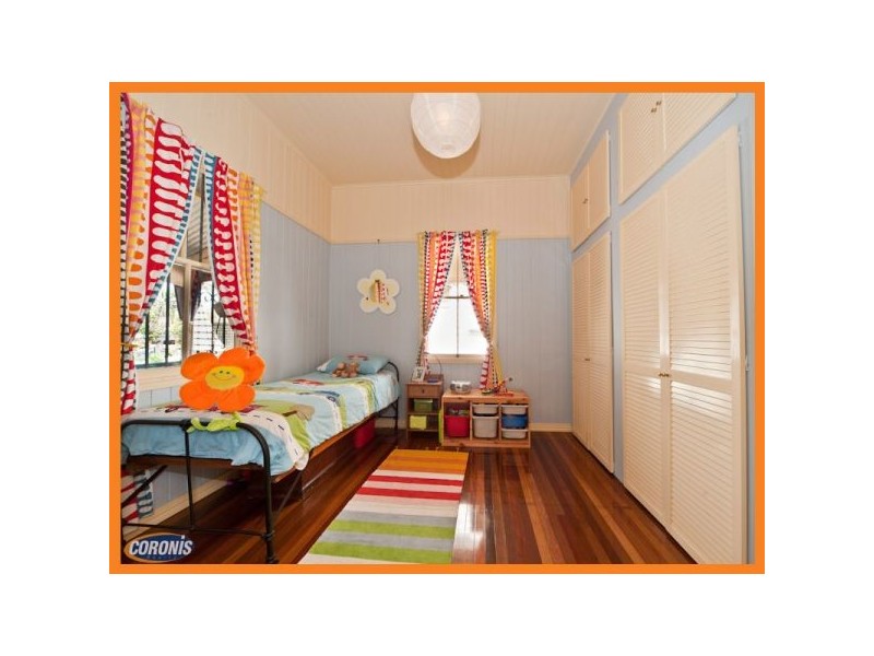 8 Jubilee Street, Greenslopes QLD 4120