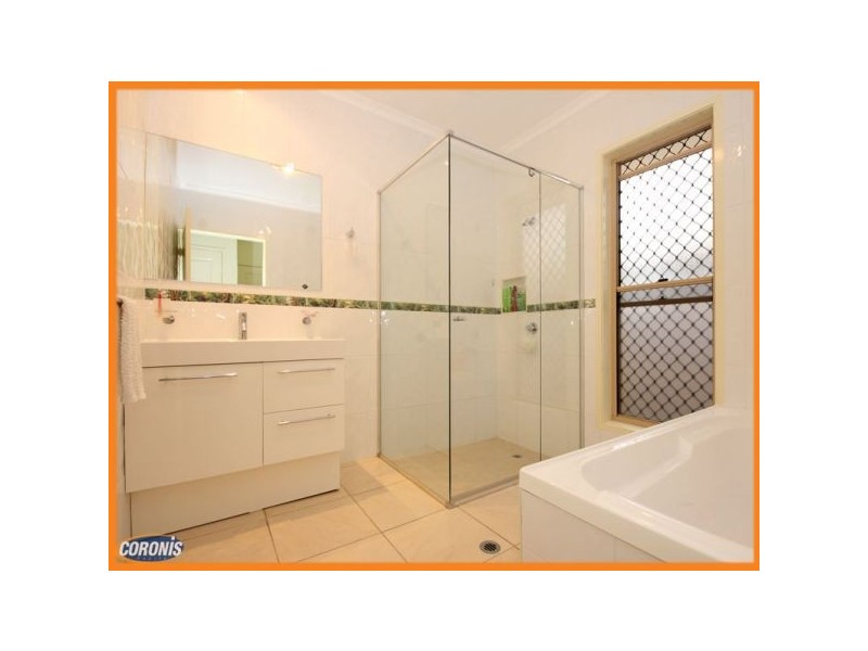 19 Somerset Lane, Little Mountain QLD 4551