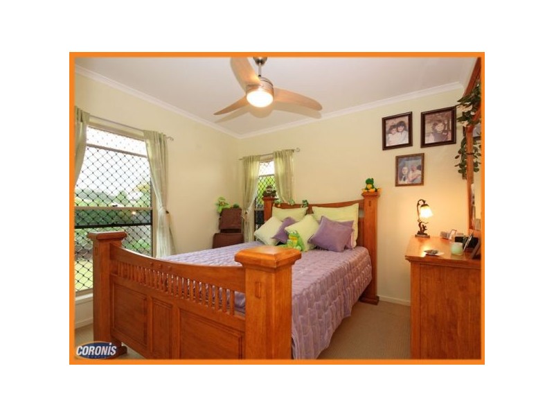 19 Somerset Lane, Little Mountain QLD 4551