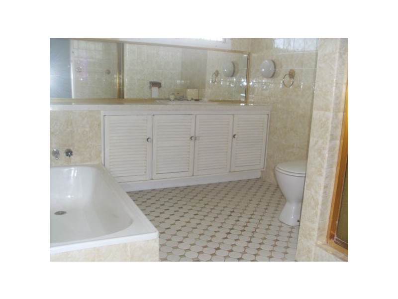 20 Pacific Street, Chermside West QLD 4032