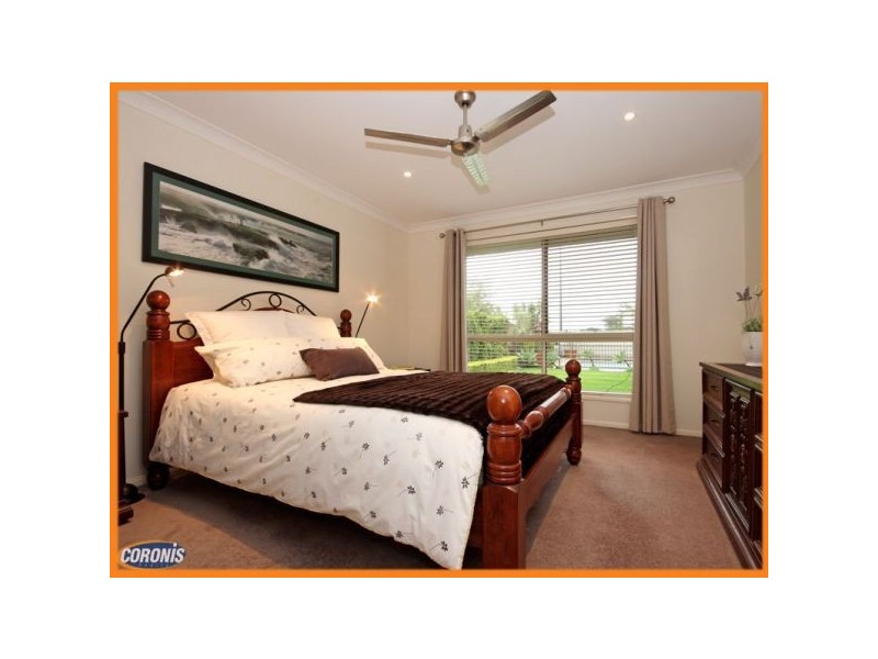 4 Rutherford Place, Pelican Waters QLD 4551