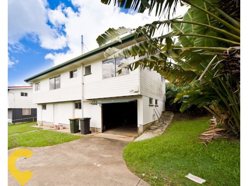 2 Salway Street, Stafford Heights QLD 4053