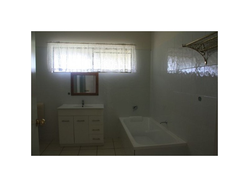 26 Fairway Drive, Redland Bay QLD 4165