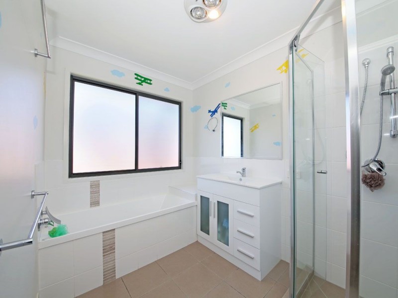 4 Sugarglider Close, Morayfield QLD 4506