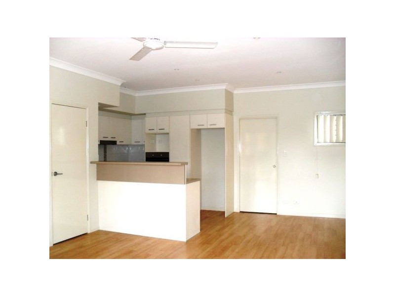 2/18 Pretoria Street, Zillmere QLD 4034