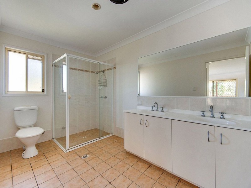 21 Bookleaf Place, Bridgeman Downs QLD 4035