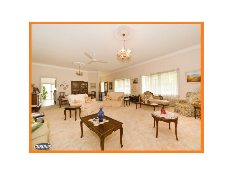 1 Mannersley Street, Carindale QLD 4152