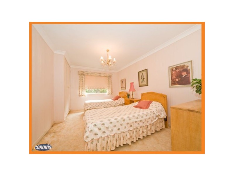 1 Mannersley Street, Carindale QLD 4152