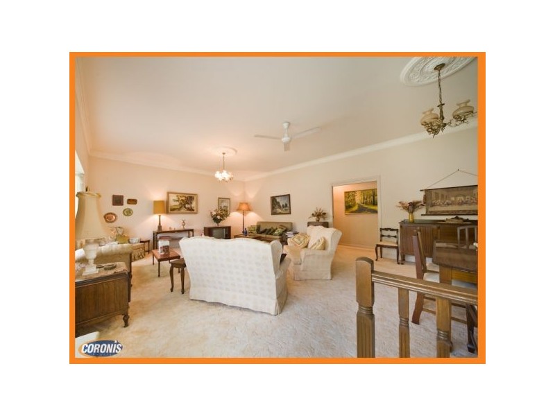 1 Mannersley Street, Carindale QLD 4152