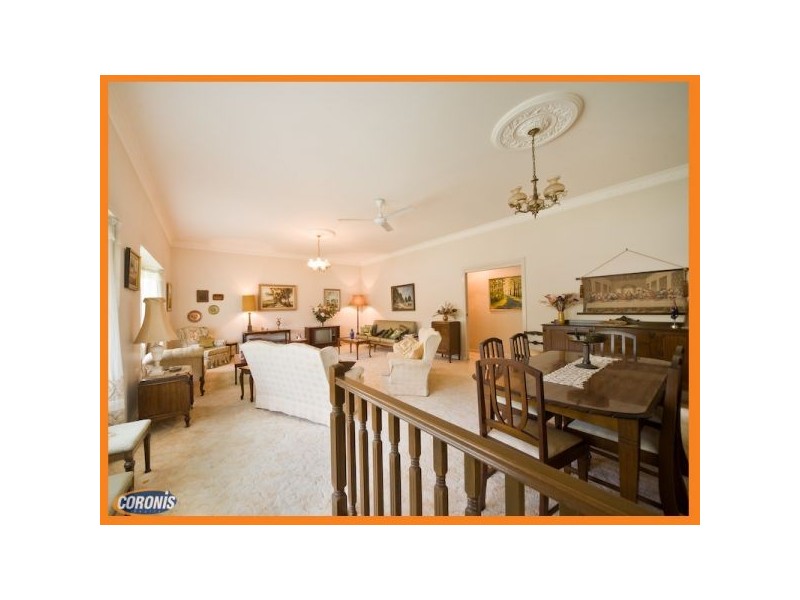 1 Mannersley Street, Carindale QLD 4152