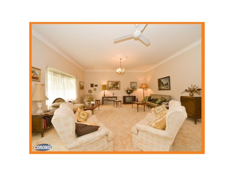 1 Mannersley Street, Carindale QLD 4152