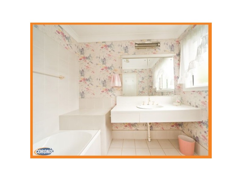 1 Mannersley Street, Carindale QLD 4152