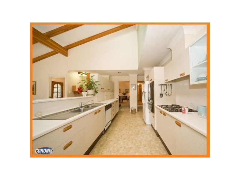 1 Mannersley Street, Carindale QLD 4152