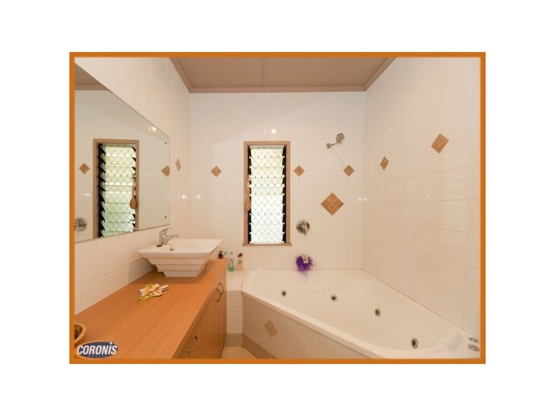 15 Drake Street, Everton Park QLD 4053