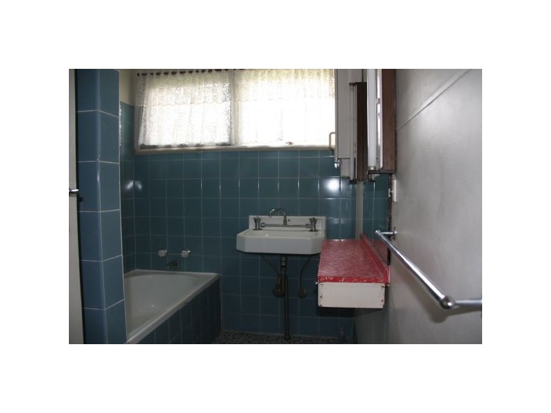 15  Bovey Street, Coopers Plains QLD 4108