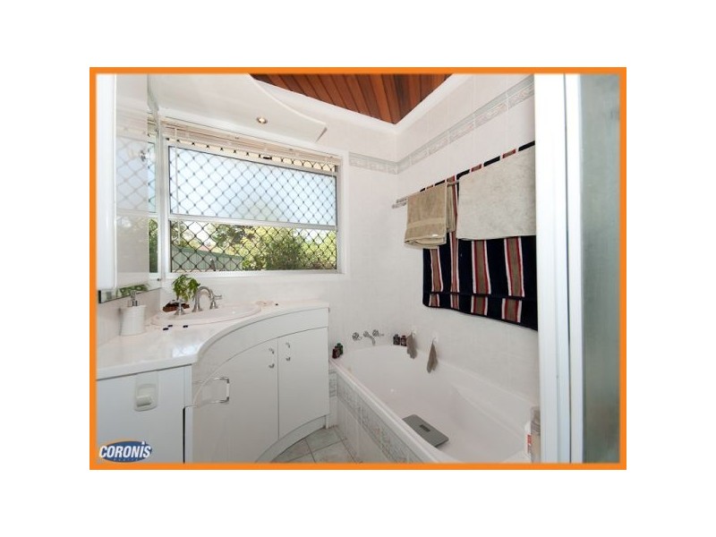 8 Narthanya Street, Chermside West QLD 4032