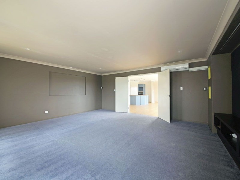 17 Barrine Place, Narangba QLD 4504