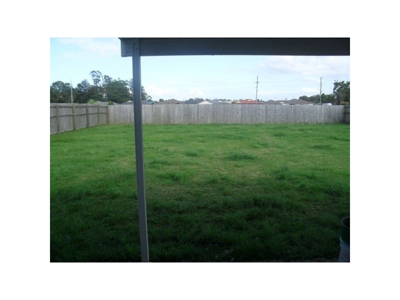 8 Van Beelan St, Caboolture QLD 4510