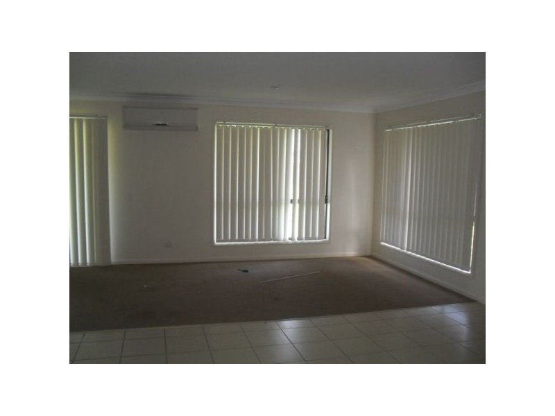 8 Van Beelan St, Caboolture QLD 4510