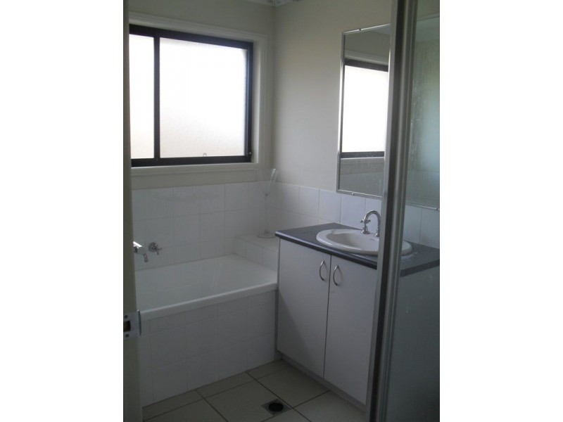 8 Van Beelan St, Caboolture QLD 4510