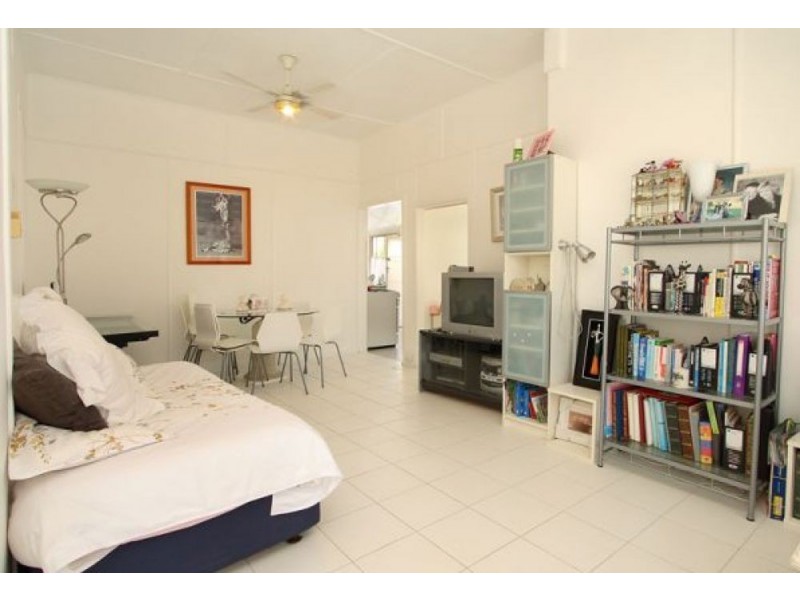 2/37 Henderson Road, Deagon QLD 4017