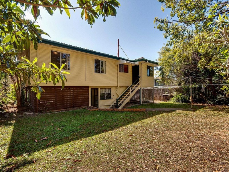 33 Bringelly Street, Arana Hills QLD 4054