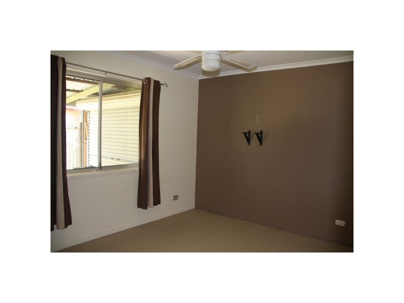 4a Greenfield Street, Eagleby QLD 4207