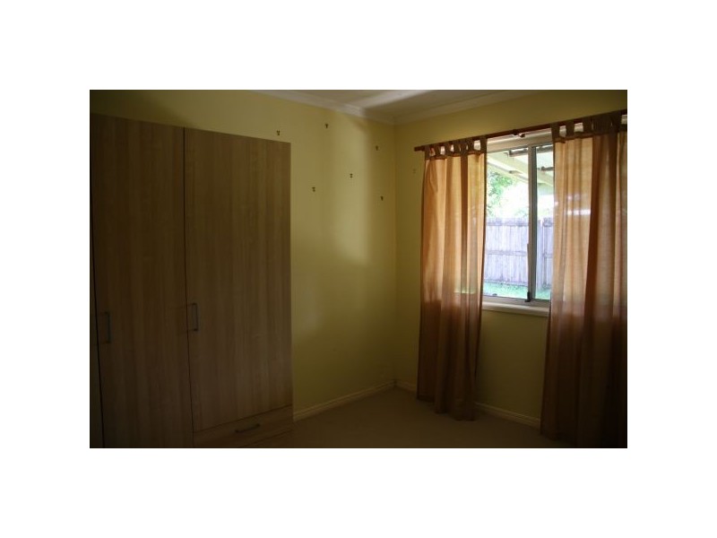 4a Greenfield Street, Eagleby QLD 4207
