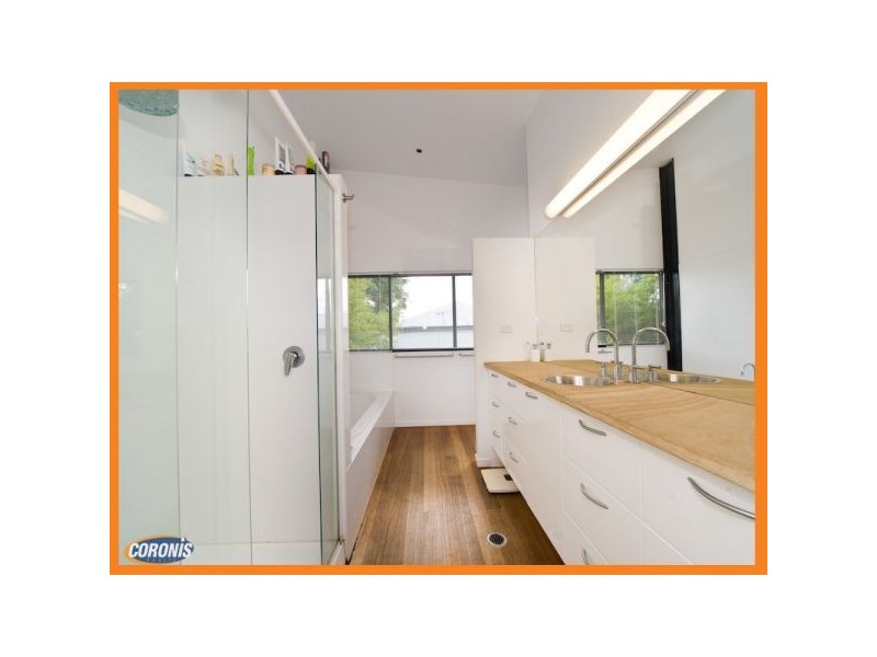 33 Ashbourne Street, Ashgrove QLD 4060