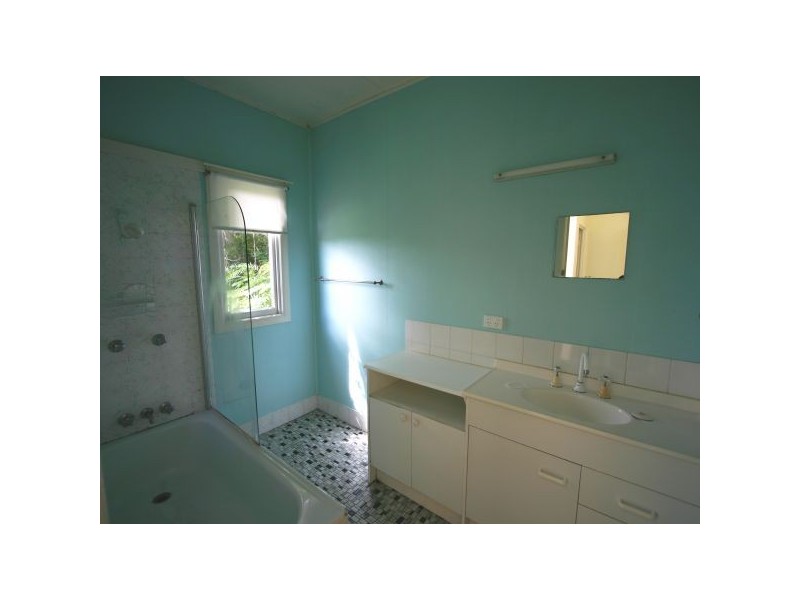 271 Kitchener Road, Stafford Heights QLD 4053