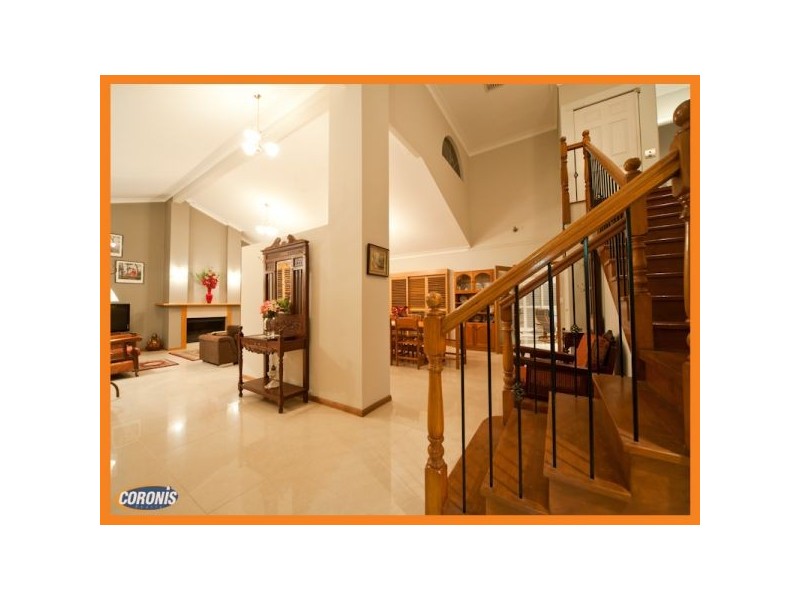 4 St Andrews Crescent, Carindale QLD 4152