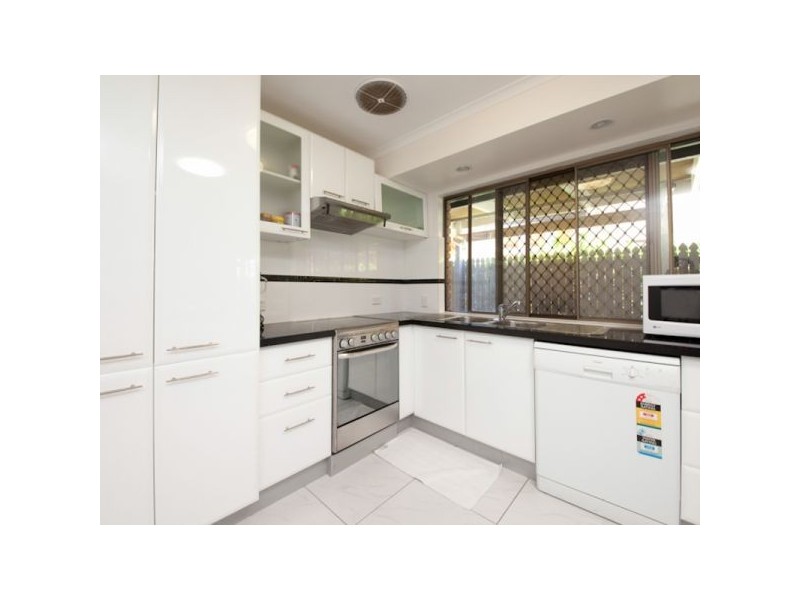 16 Donnington St, Carindale QLD 4152