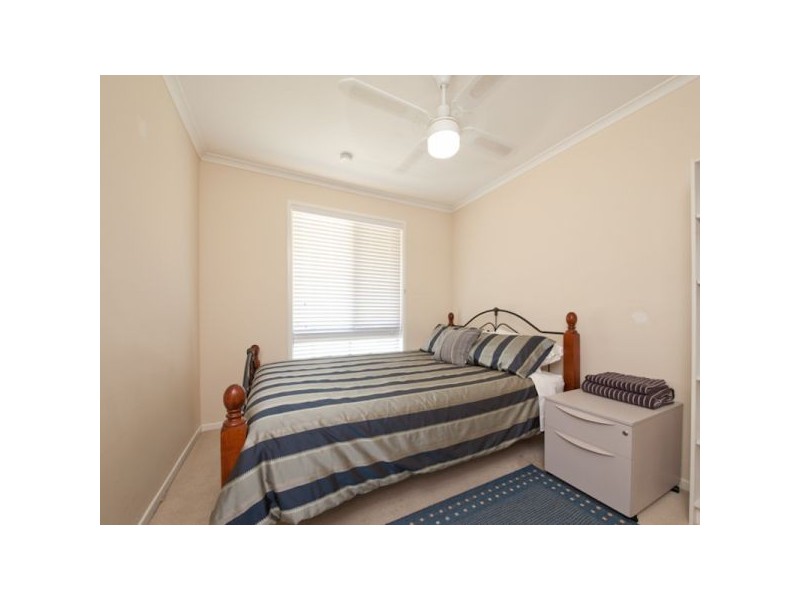 16 Donnington St, Carindale QLD 4152