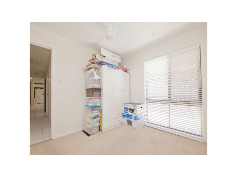 16 Donnington St, Carindale QLD 4152