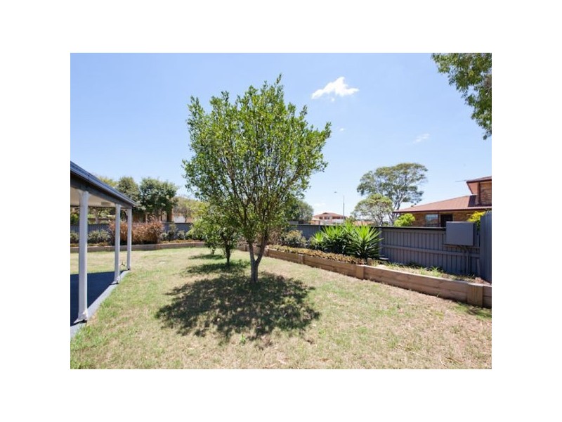 16 Donnington St, Carindale QLD 4152
