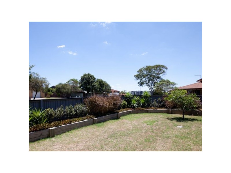 16 Donnington St, Carindale QLD 4152