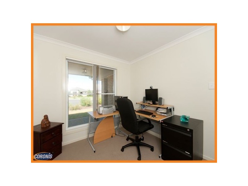 25 Dewdrop Place, Ningi QLD 4511