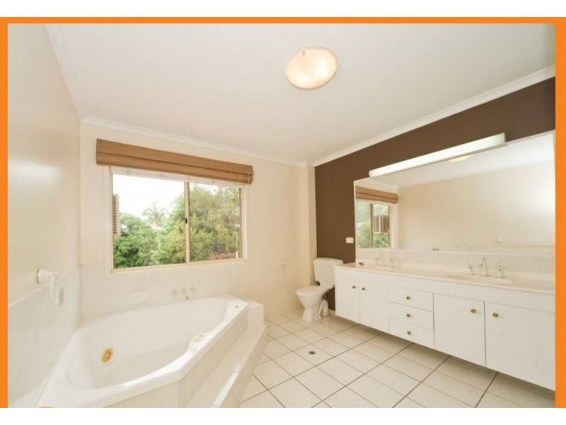 2 Sommerville Place, Chermside West QLD 4032