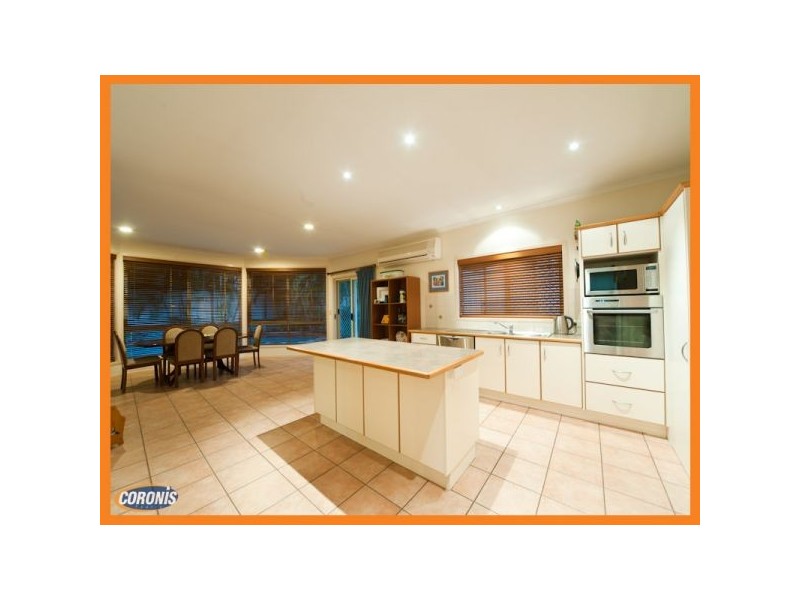 20 Oakley Street, Carindale QLD 4152